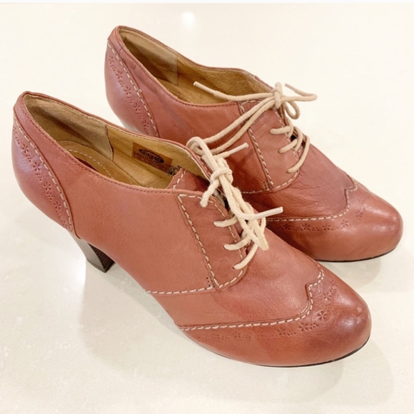 Fossil Leather Wing Tip Lace Up Oxford Heels - Picture 1 of 8